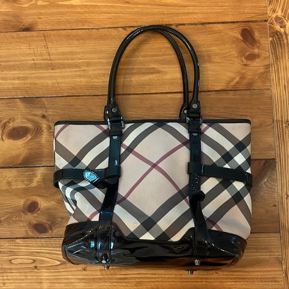 Burberry nova check tote with zipper black patent leather detailing with classic - Picture 1 of 8